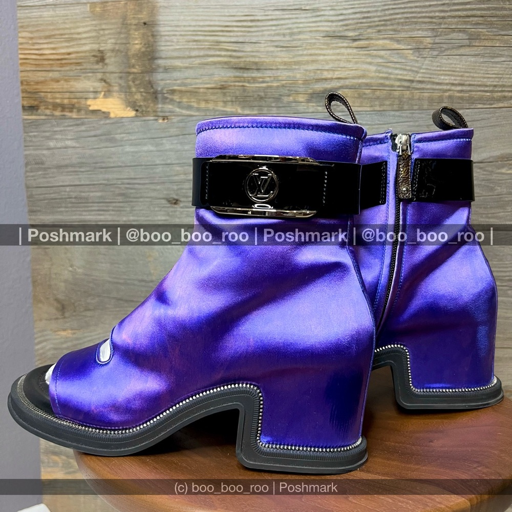 SALE!✨Vuitton RUNWAY Open-Toe Boots, Blue, Black, & Silver Hardware, 💯 AUTHENTIC - Picture 2 of 15